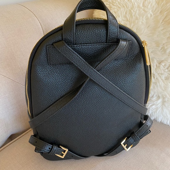 NEW Michael Kors Erin Medium Leather Backpack - Picture 2 of 5